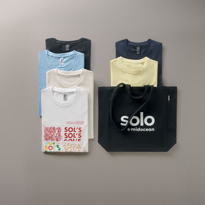 El kit de muestras de camisetas de SOL'S -